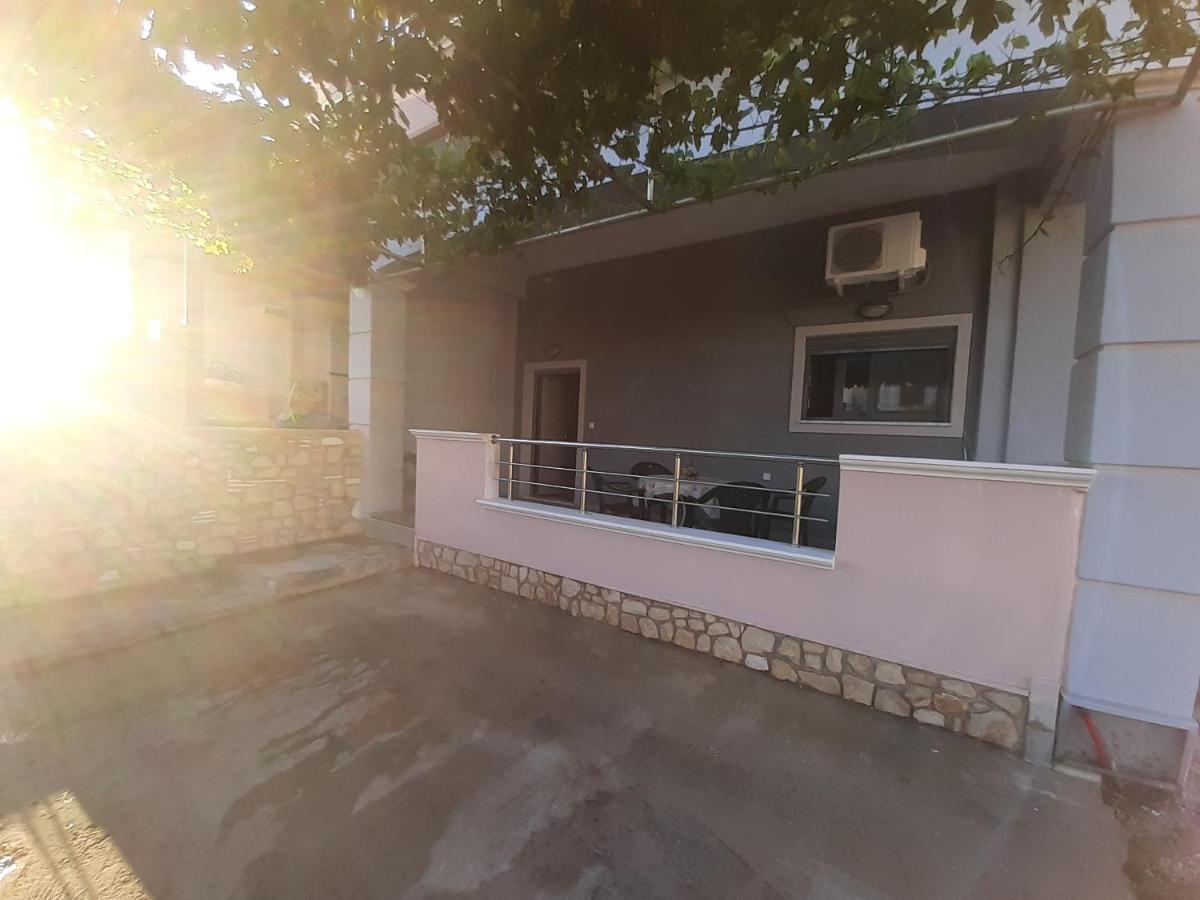 Utsi Vila Ligidhes Exterior foto